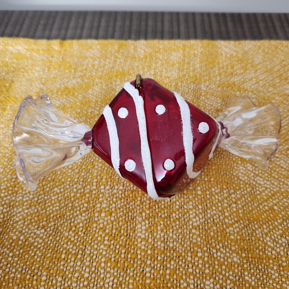 Vintage Red Plastic Big Candy Dept. 56 Magnetic Hinged Candy Holder Trinket Box - Picture 3 of 4